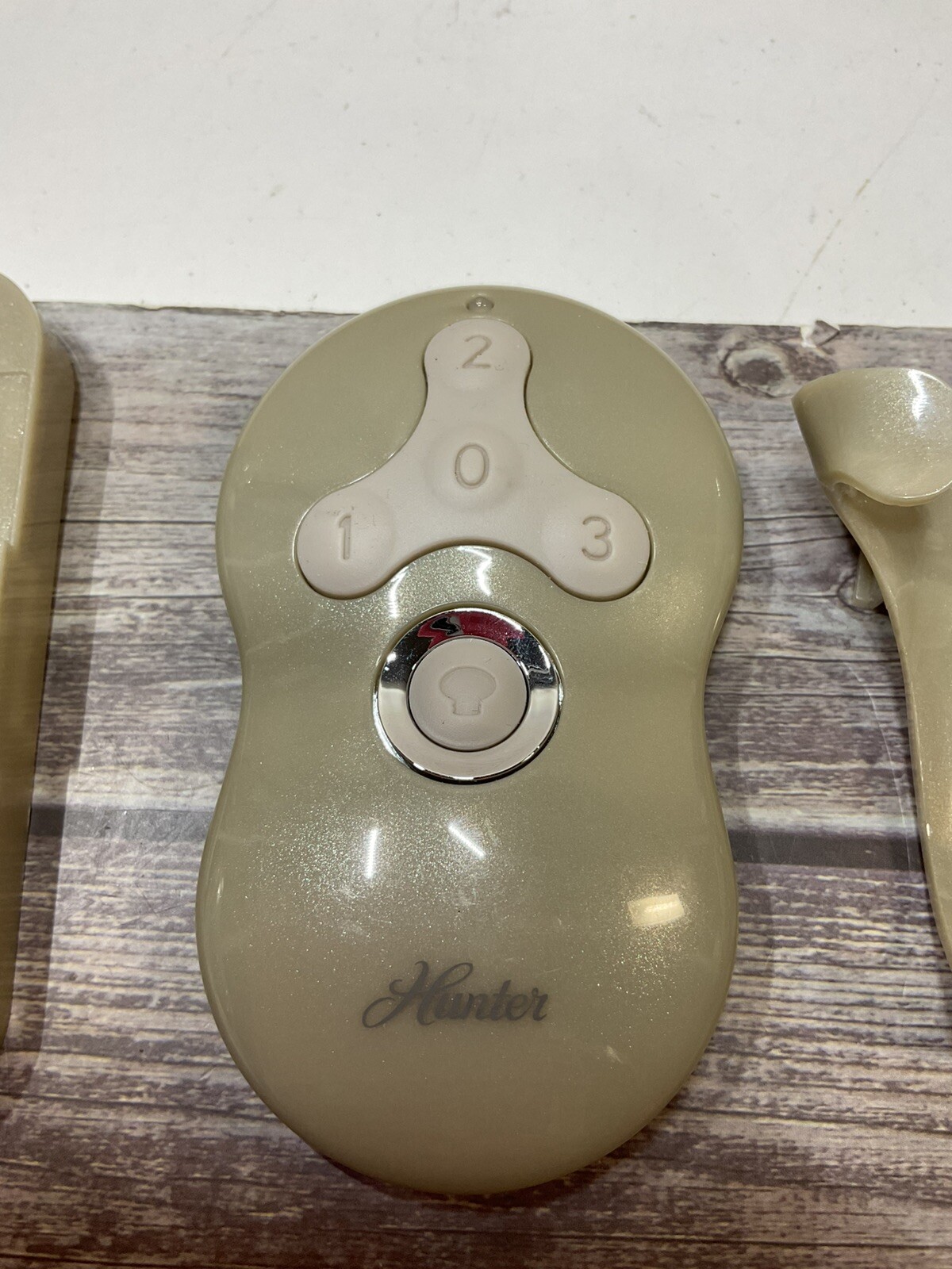Hunter K0474-02 Replacement Remote Control and Wall Holder