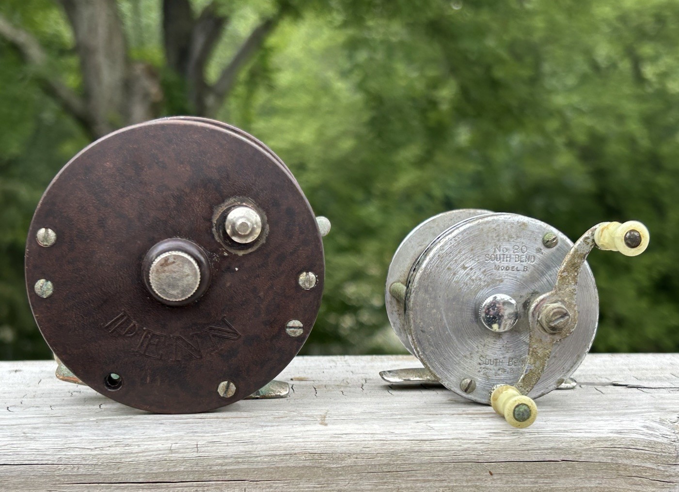 2 Vintage Fishing Reels PENN No.85 USA 30-85 & SOUTH BEND No.20 Model B USA