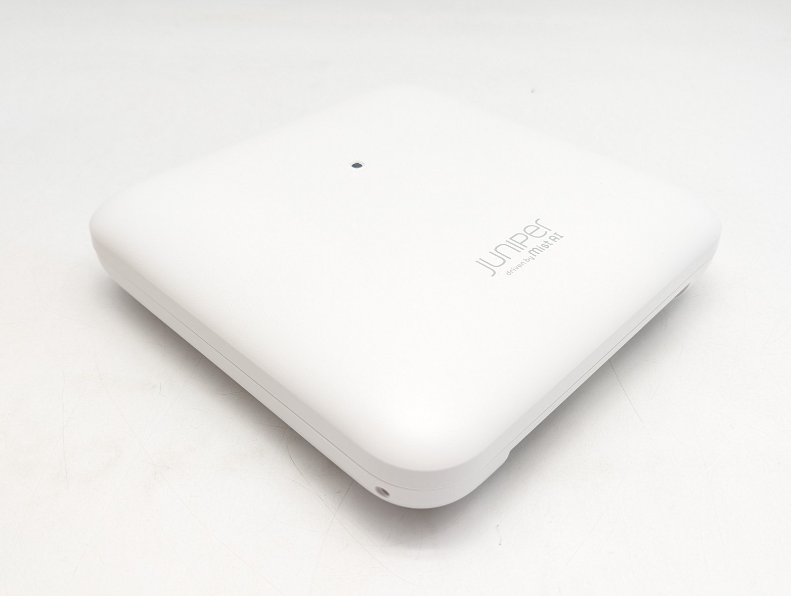 Juniper Networks AP32 High Performance 2-Port Access Point (AP32-US) - Unclaimed