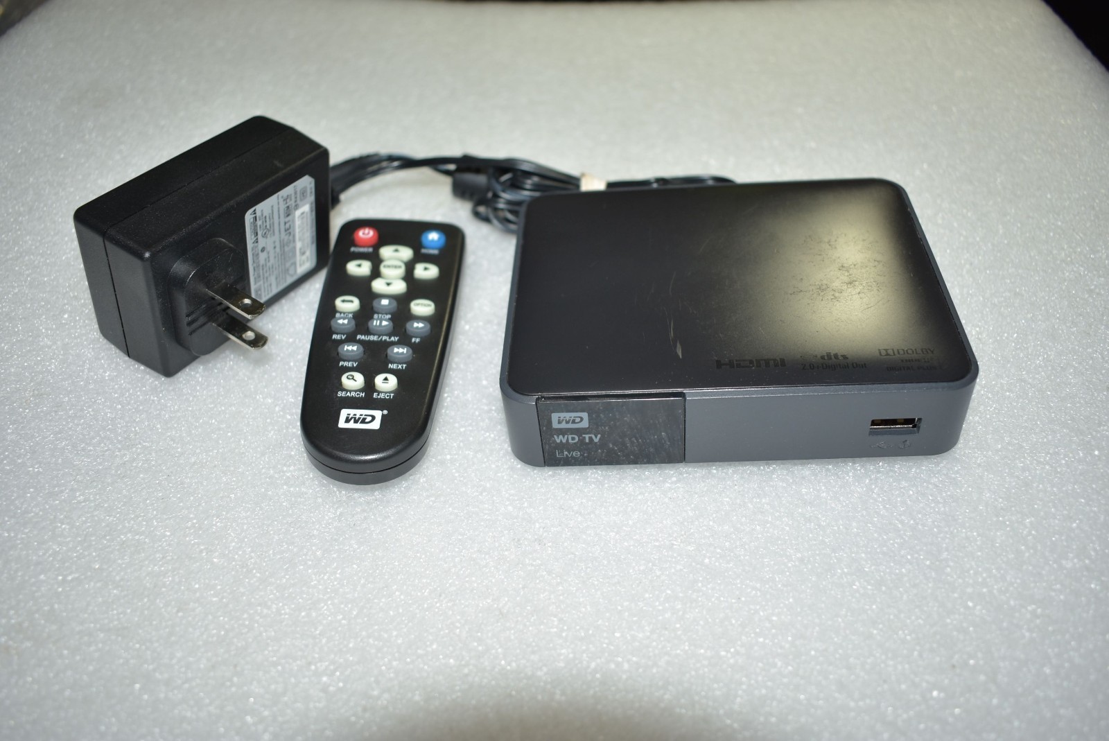 WD TV LIVE C3H (GEN 3) STREAMING MEDIA PLAYER W/REMOTE & POWER SUPPLY