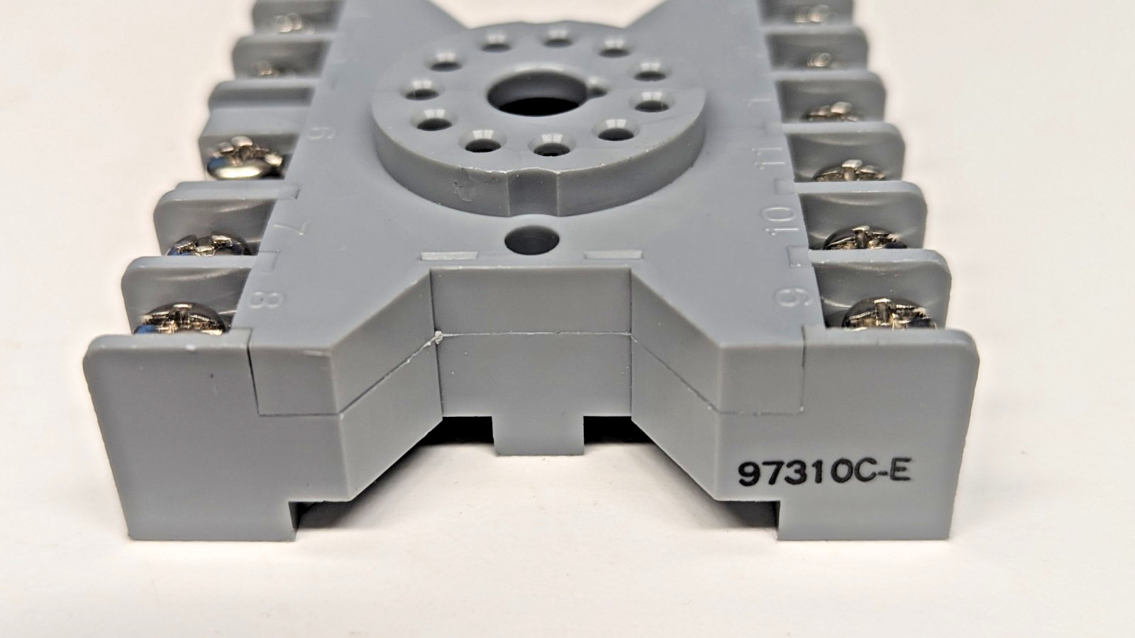 New Furnas 11-Pin DIN-Rail Relay Socket Base, 9730C-E