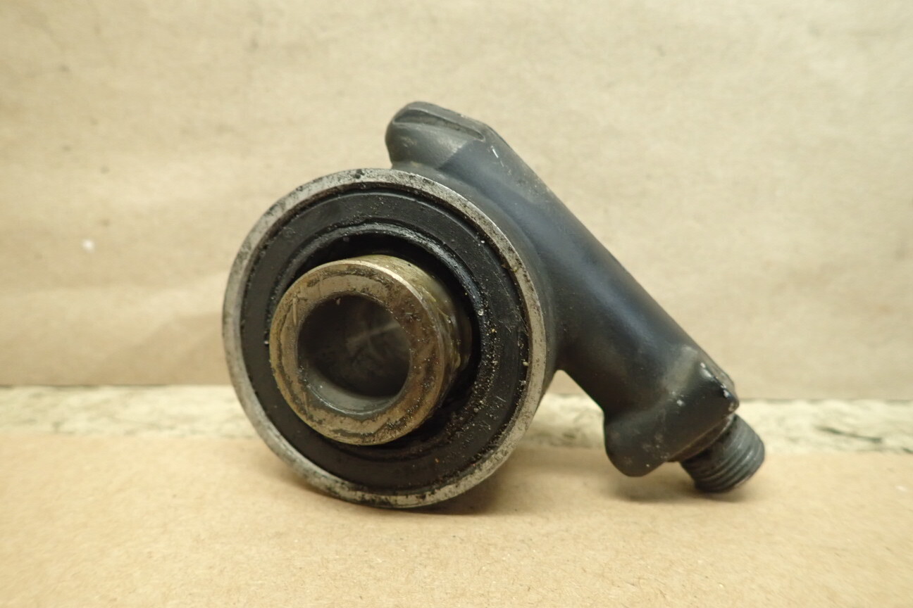 1995 KAWASAKI EX250-F SPEEDOMETER DRIVE HUB UNIT