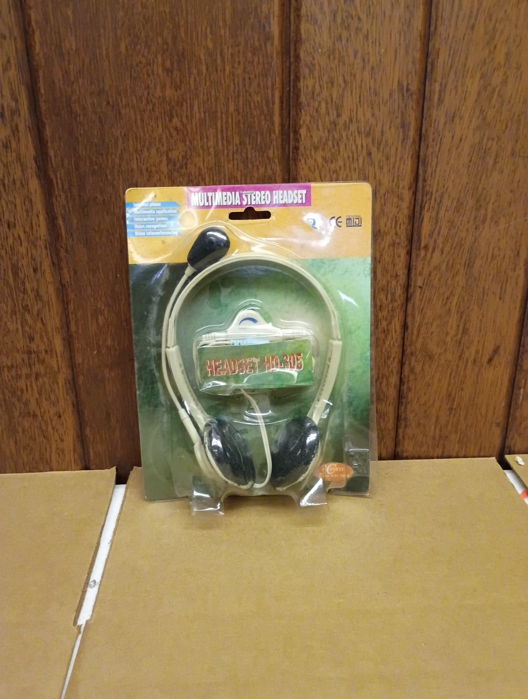 Multimedia Stereo Headset Hd-305 Sold By 3C Parts Total Solution Made In Taiwan