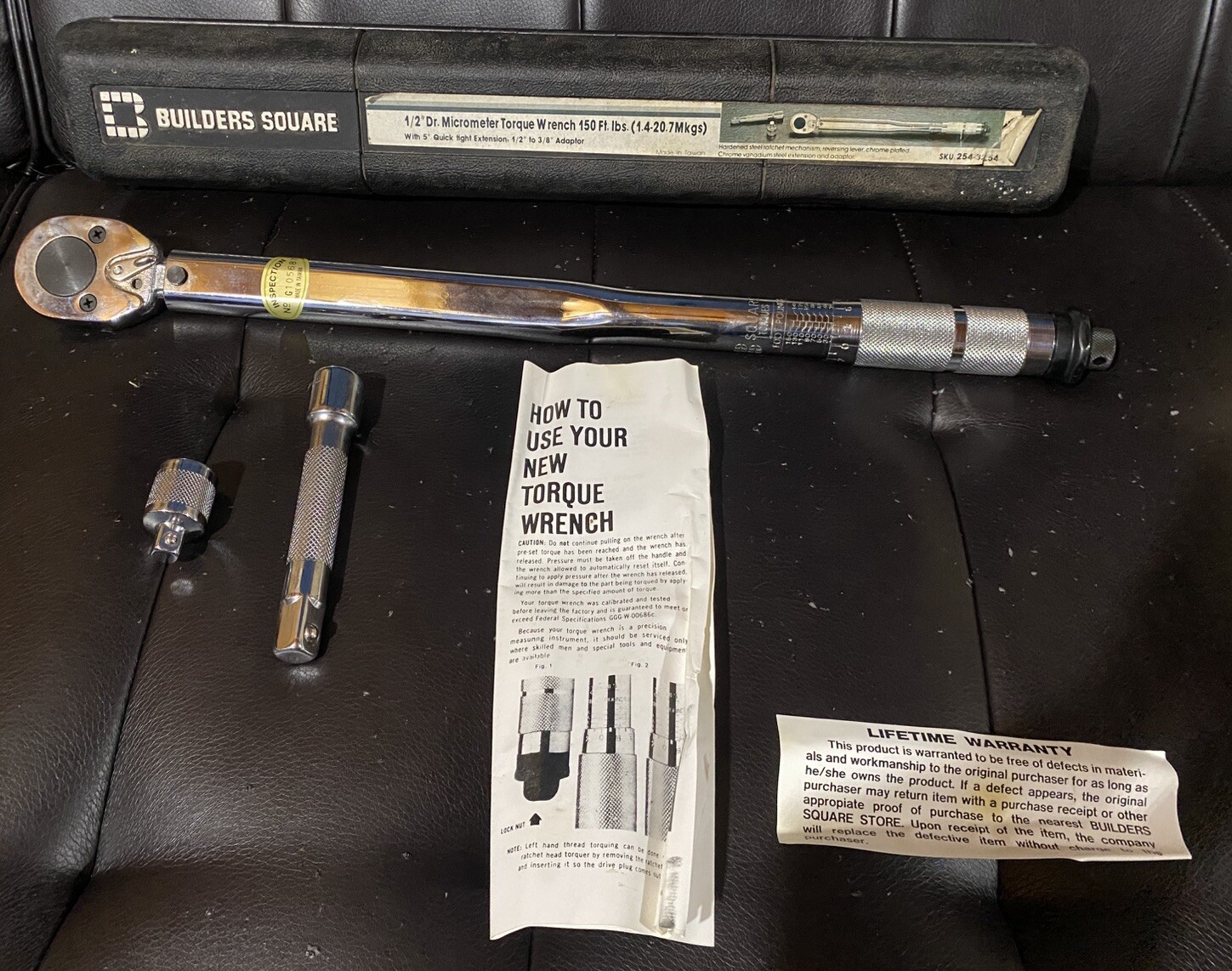 Builders Square 1/2" Drive Micrometer Torque Wrench 150 ft/lbs 1/2”-3/8” Adaptor