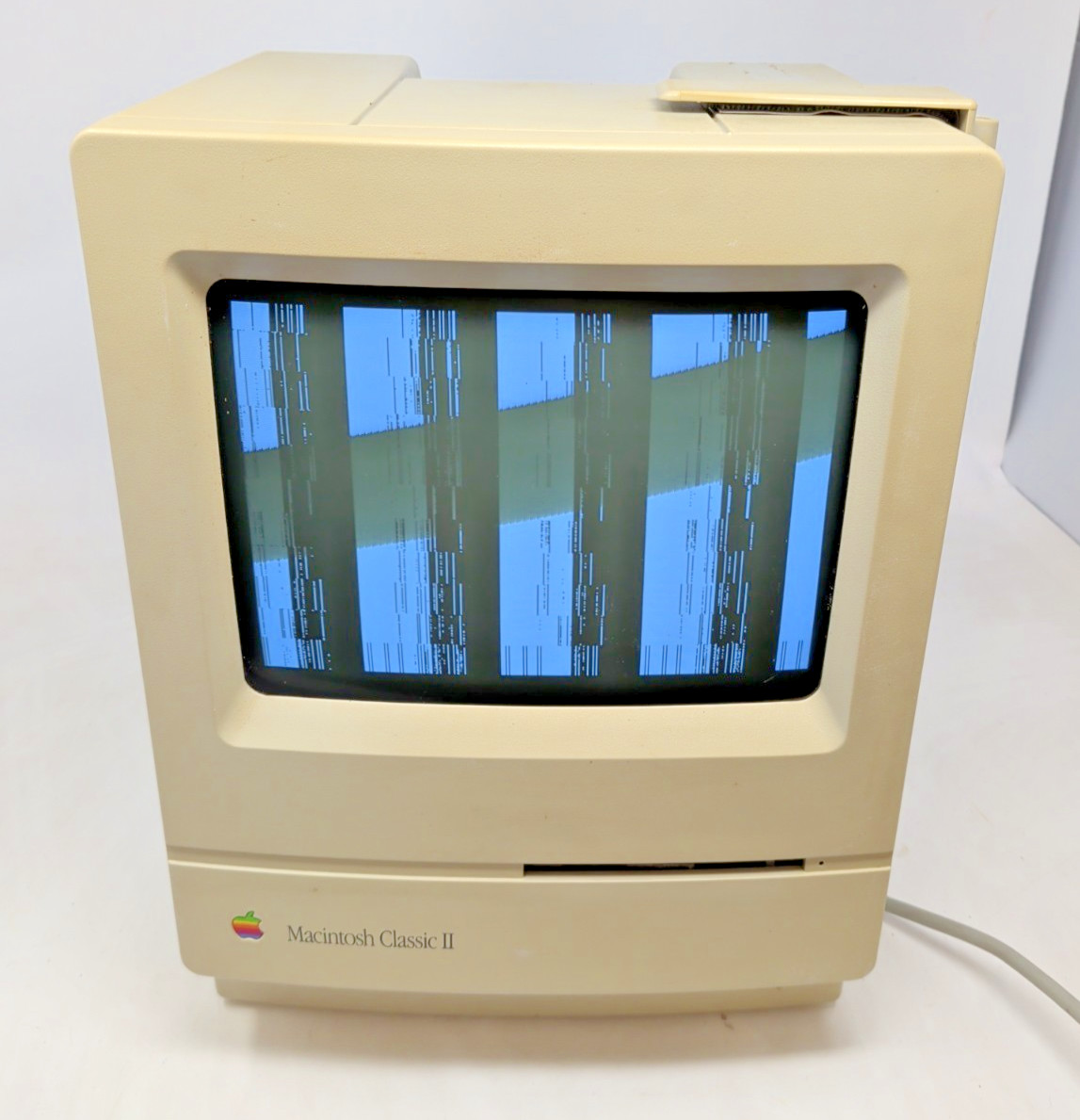 READ Apple Macintosh Classic II M4150 Vintage fast ship Sold As is READ