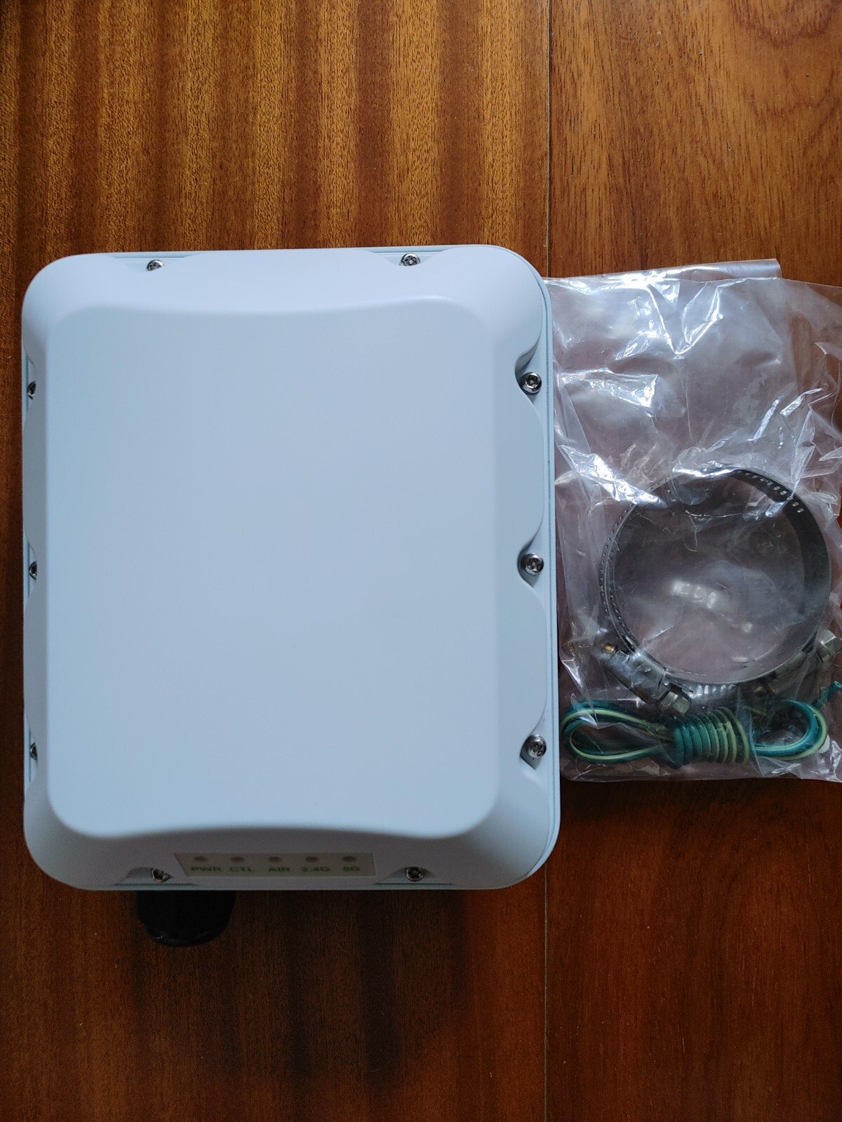 Ruckus T305e Outdoor 802.11ac Wave 2 2x2:2 Wi-Fi AP 901-T305-WW81