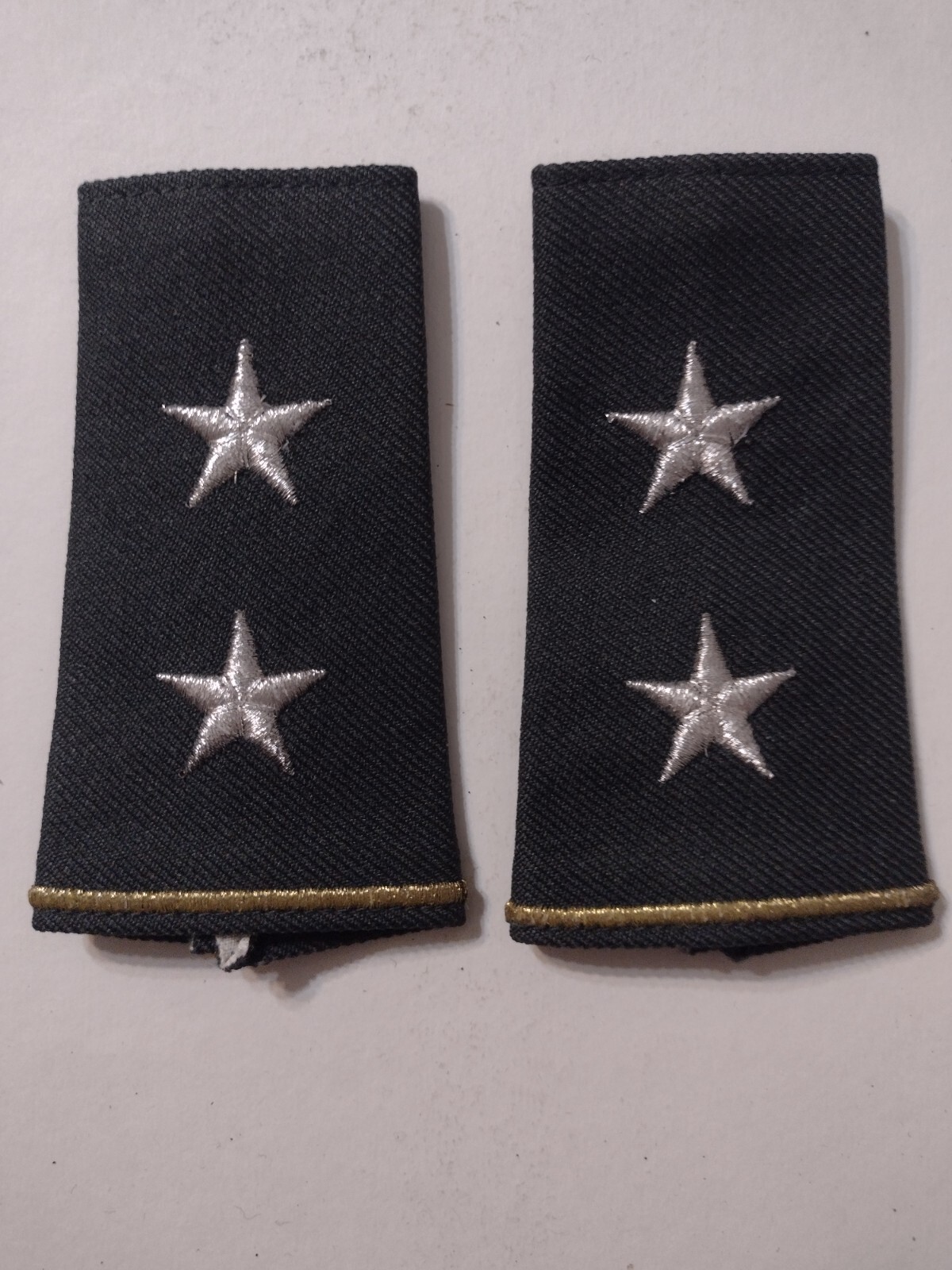 ARMY MAJOR GENERAL GRADE SHOULDER MARK PAIR LARGE GREEN BACKGROUND :KY24-8