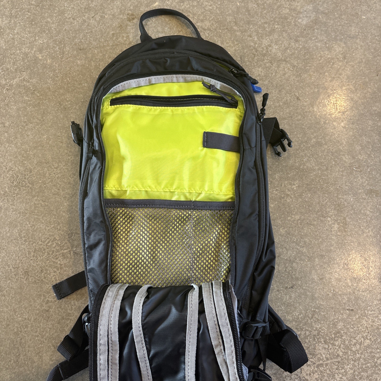 CamelBak Mule Hydration Carrier Pack 3L Black Backpack Day Pack Water