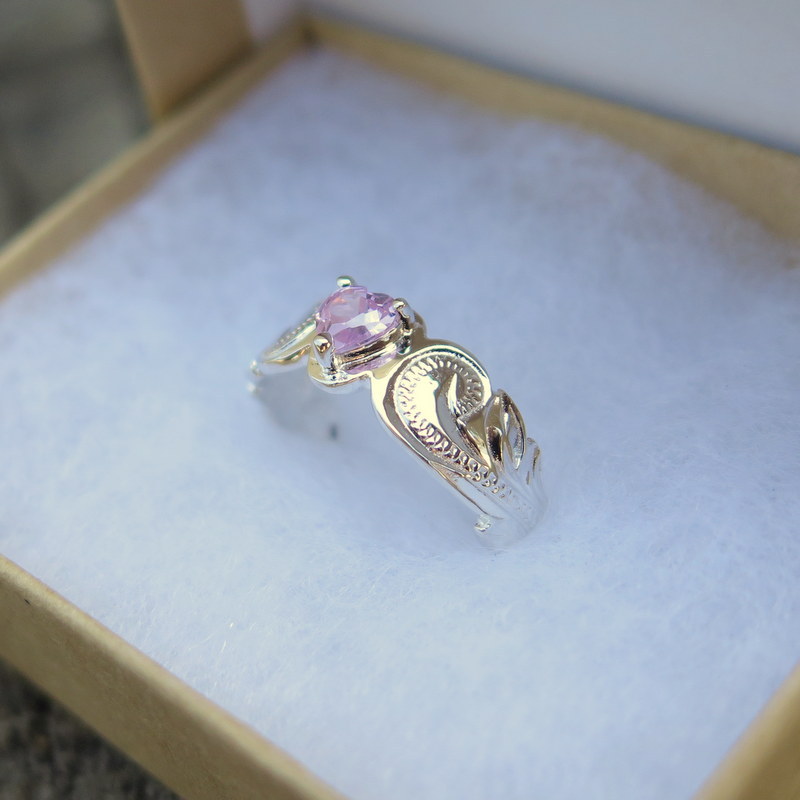 Hawaiian 925K Sterling Silver Scrolling Cut Out Purple Heart CZ Toe Ring TR1152