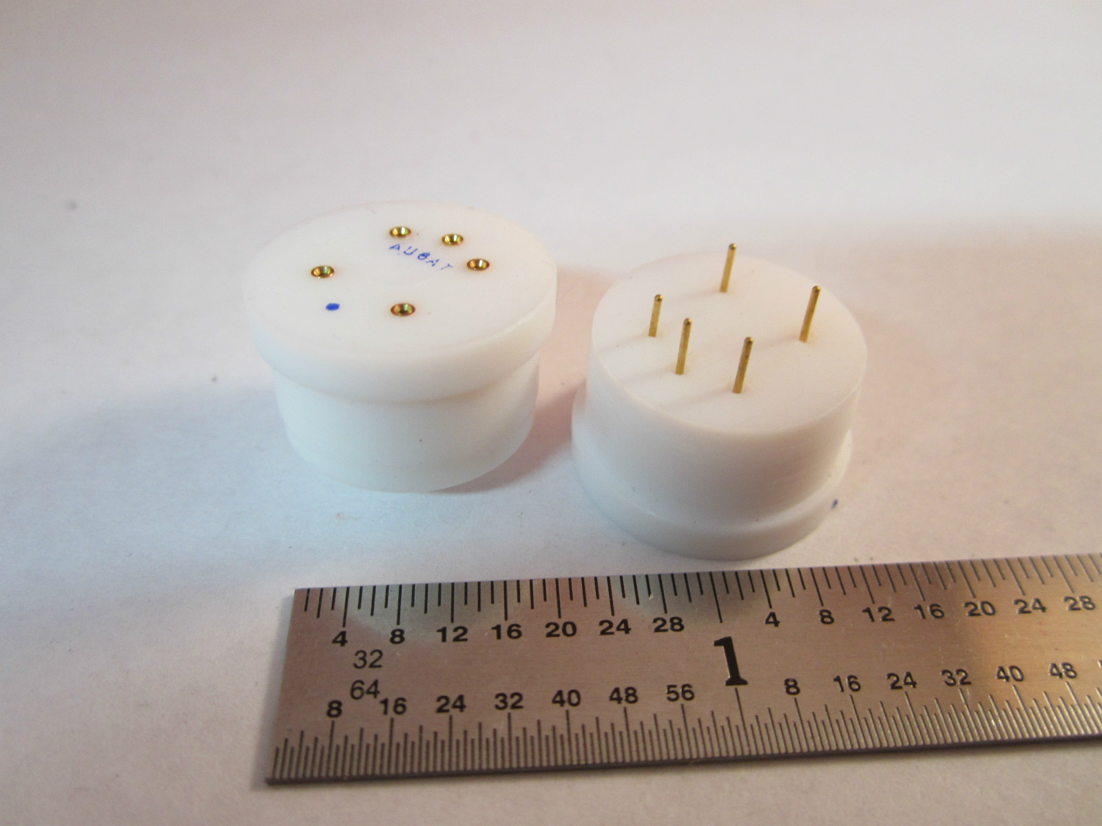 LOT 2 EA TEFLON AUGAT SOCKET FOR C HEADER TO PACKAGE COMPONENTS BIN#5M-24