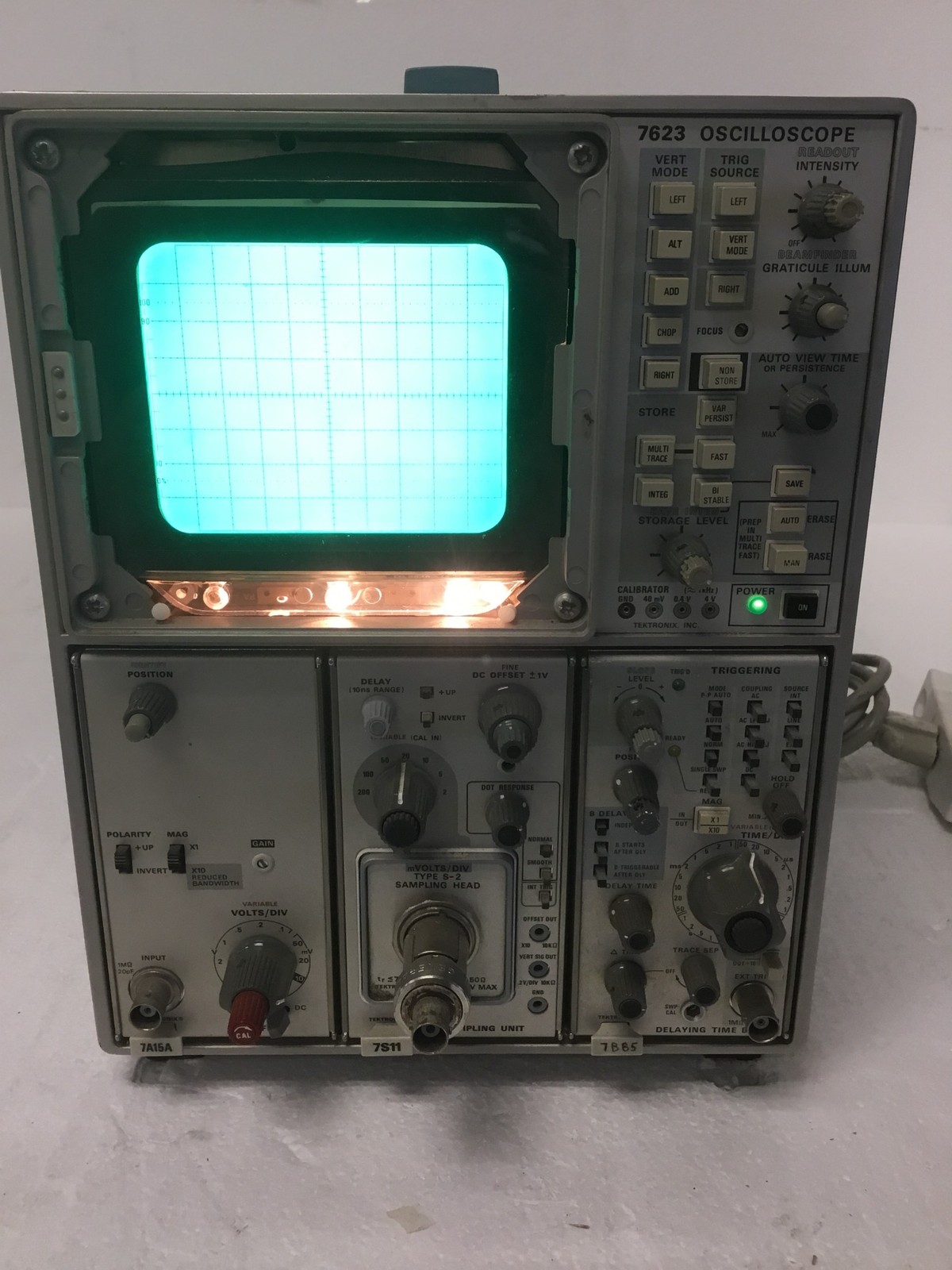 Tektronix 7623 Oscilloscope 5" Screen w/Amplifier, Sampling Unit & Delaying Base