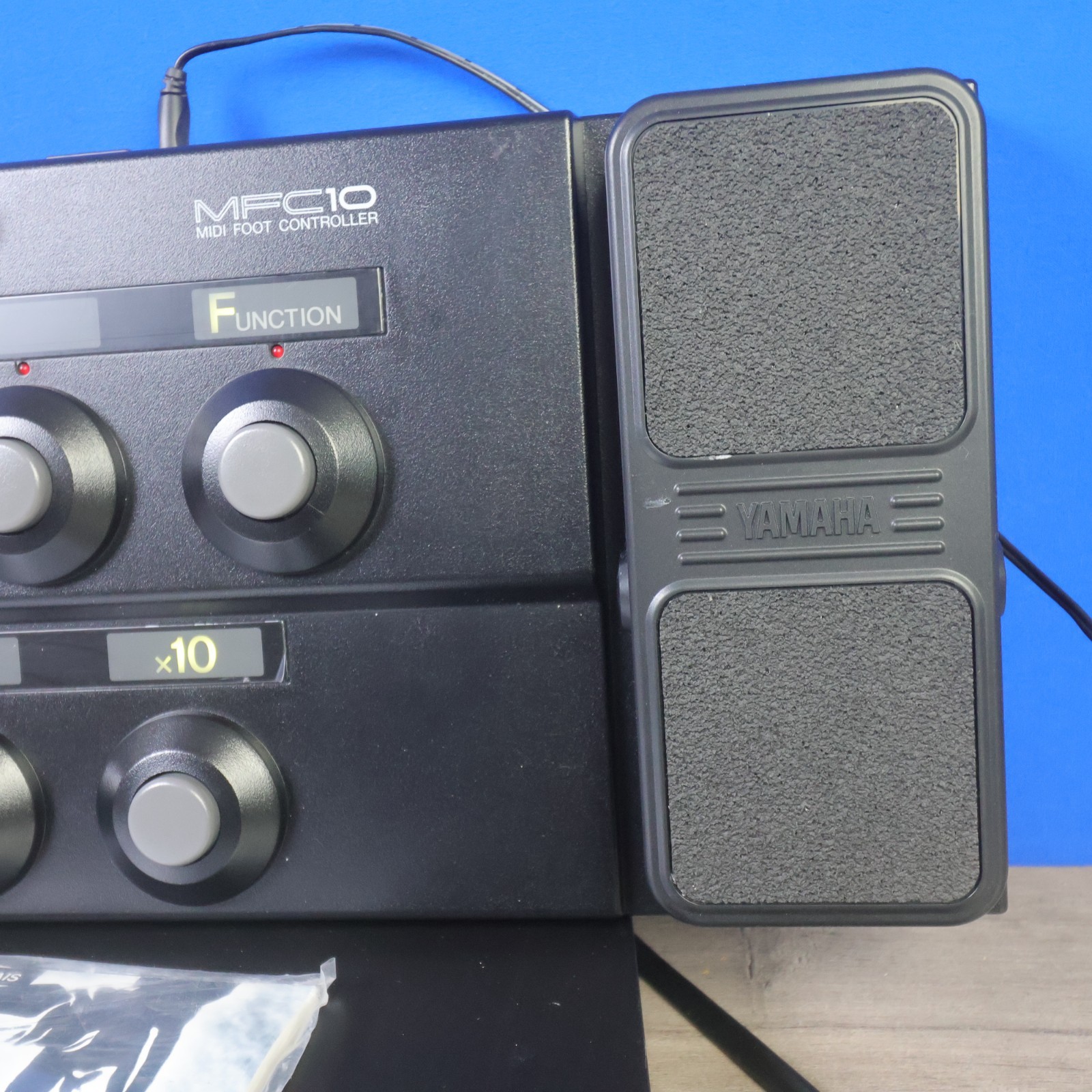 Yamaha FX770 Guitar Effects Processor + MFC10 MIDI Foot Controller Tested VGC