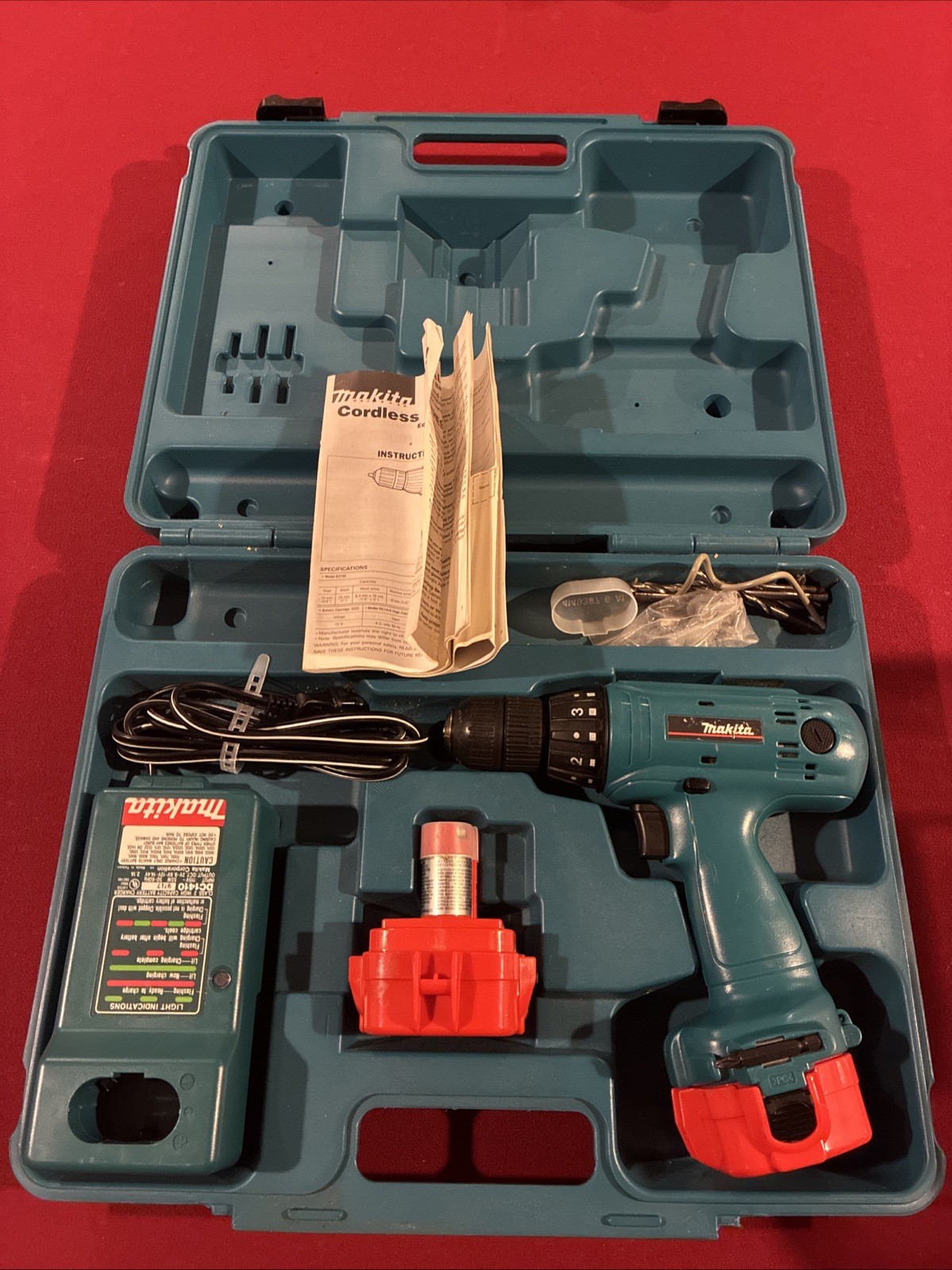 Makita 6227D 12V Cordless Drill DC1470 Charger 2 Battery & Hard Case Combo Works