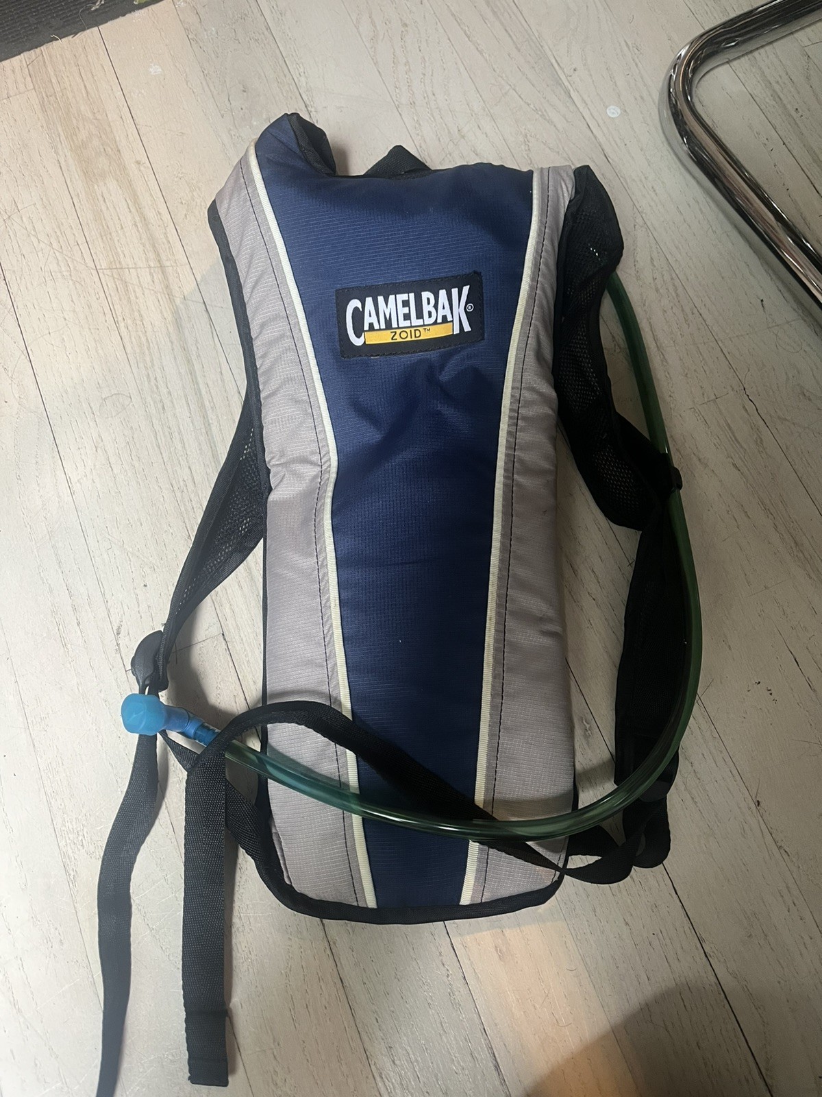 CamelBak Zoid Hydration Pack With 70oz Bladder Black/Gray Hiking Running CLEAN
