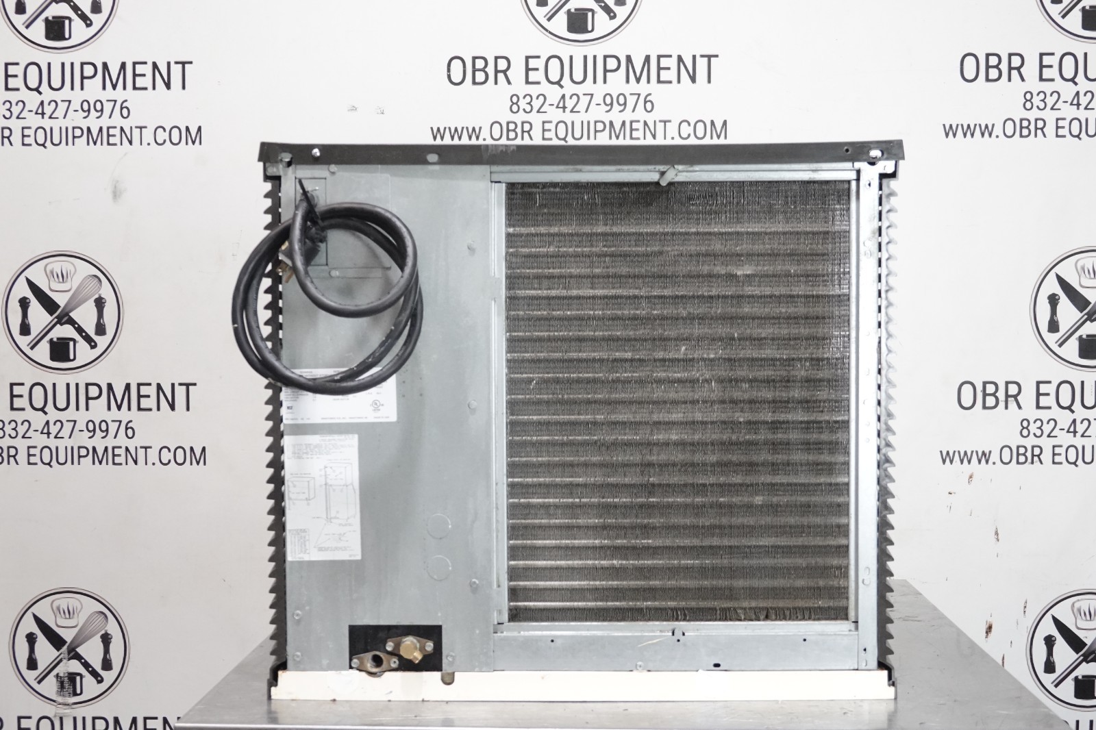 MANITOWOC 670LBS AIR-COOLED SMALL DICE CUBE ICE MACHINE MODEL SD0852A