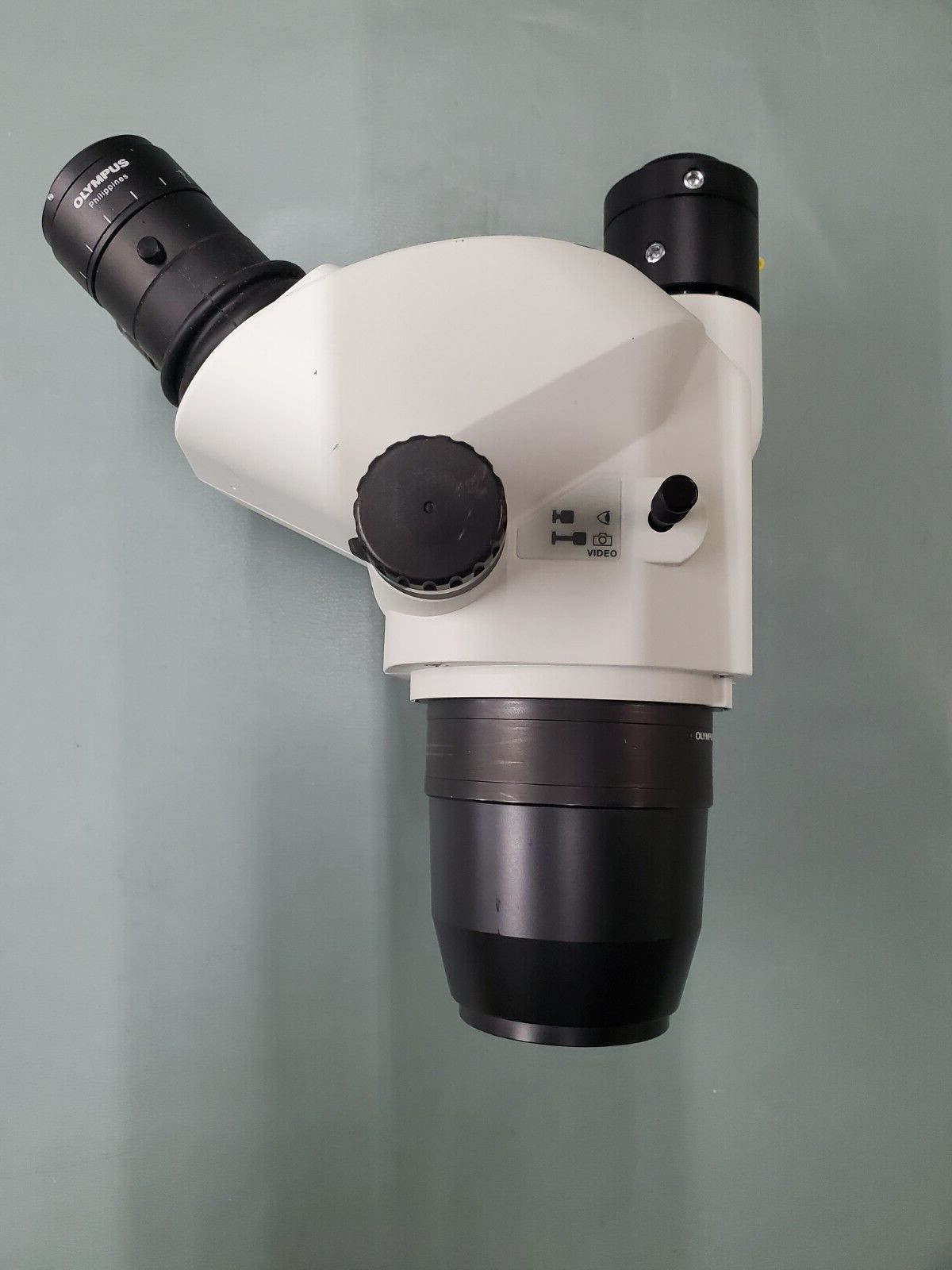 Olympus Trinocular Microscope SZ61TR with 2x WHSZ10X-H/22