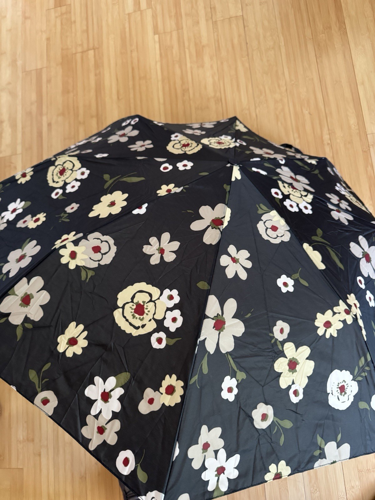 Black flowered Compact Umbrella with Cover NEW white flowers