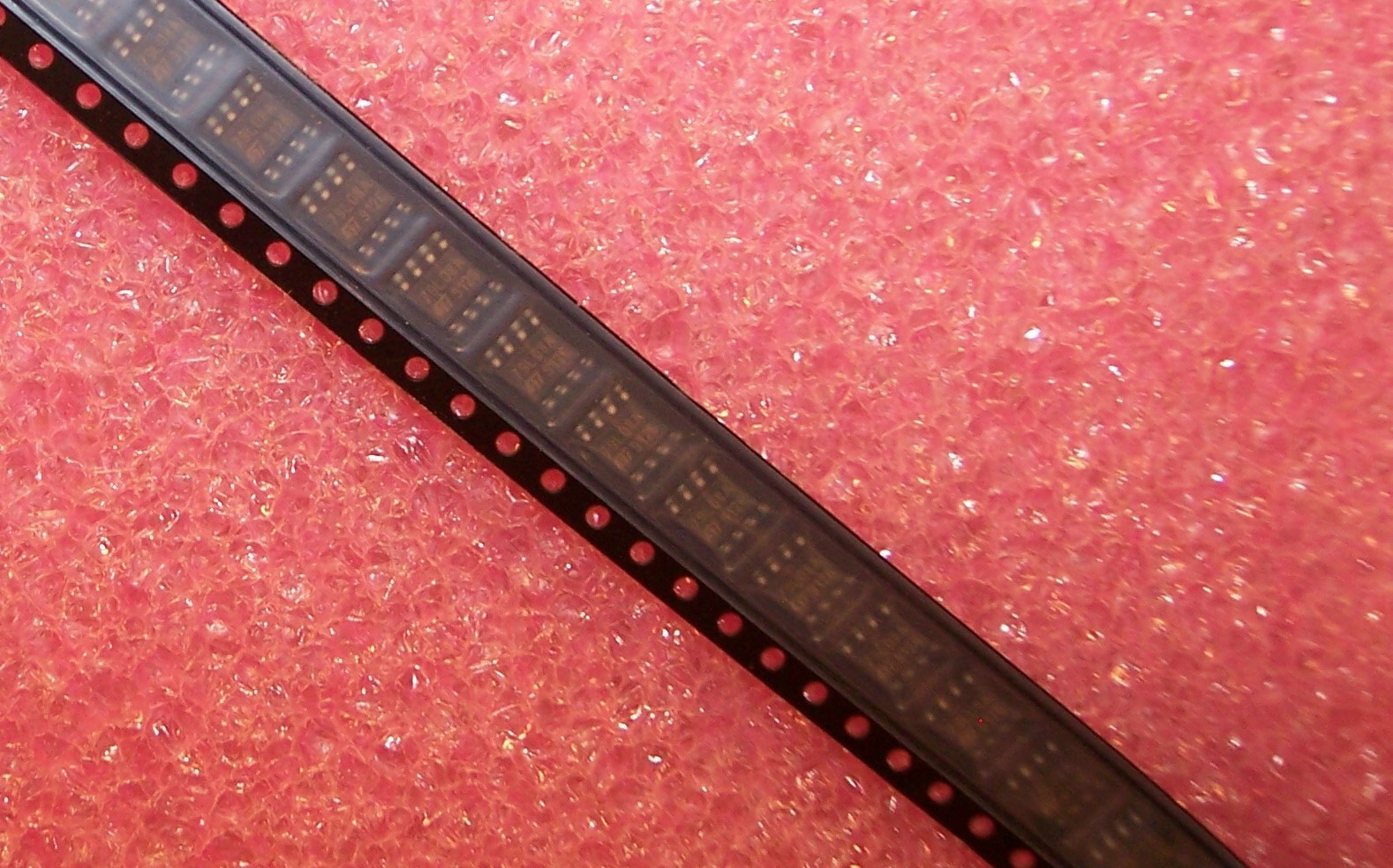 QTY (100) L79L08ACD ST MICRO SOIC-8 8V 100mA NEGATIVE VOLTAGE REGULATORS 79L08