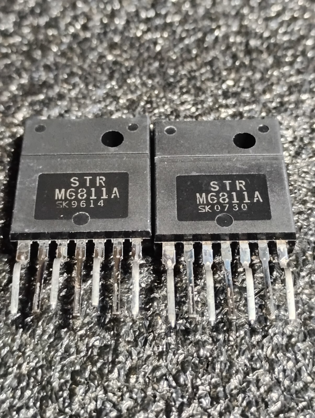 STRM6811A Off-line Switching Regulator with Power MOSFET Out-Put
