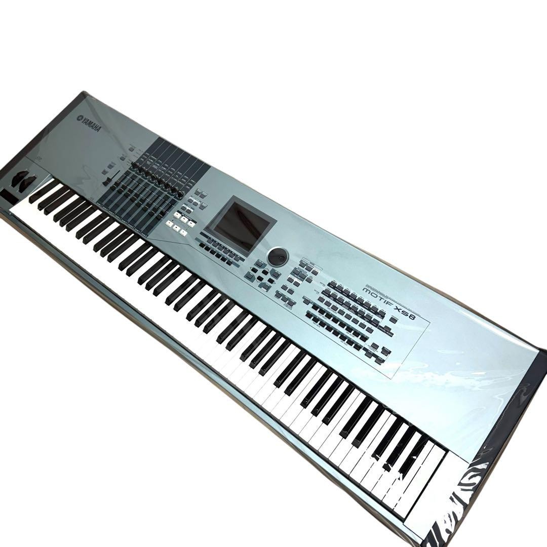 YAMAHA MOTIF XS8 88-Key Synthesizer Workstation Good condition