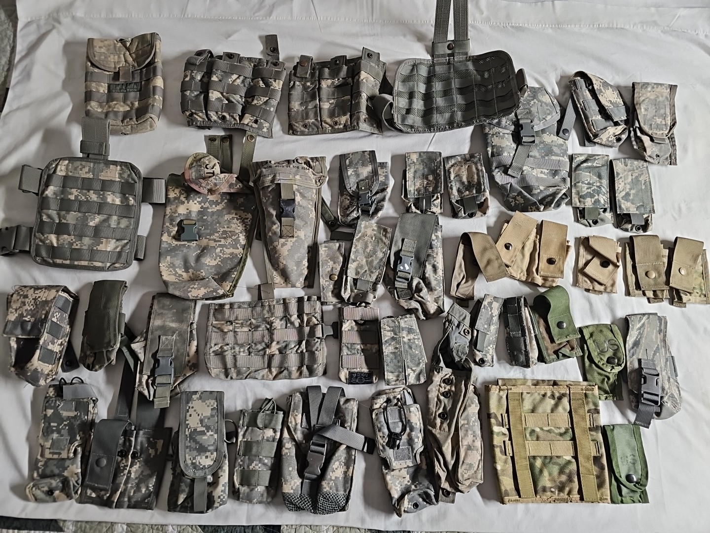 35+ Lot of Military Surplus Molle Pouches USGI Army Military Gear Mixed Lot