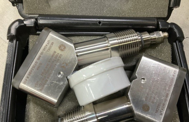 (2) GE Infrastructure Sensing UTXDR-10-MB Sonar Transducer Assemblies