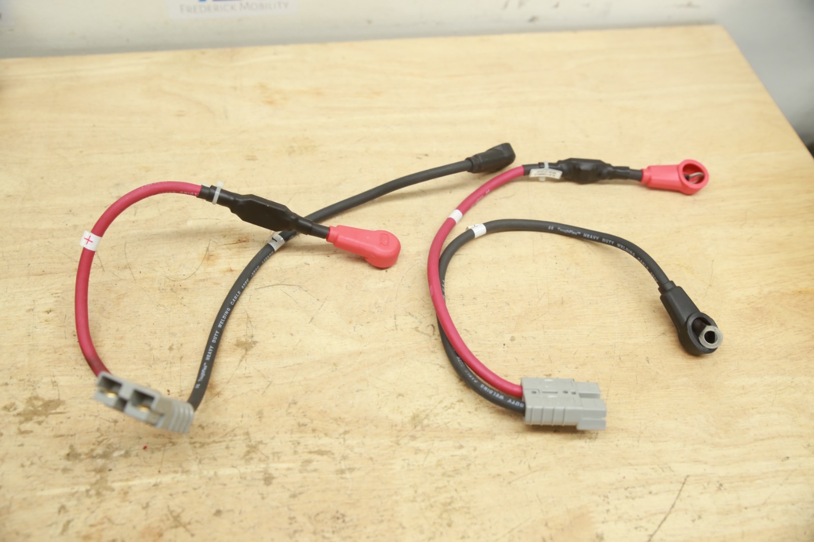 PAIR Battery Cables ELE1709864-D for Quantum Edge 3 Stretto, R-Trak, 4Front