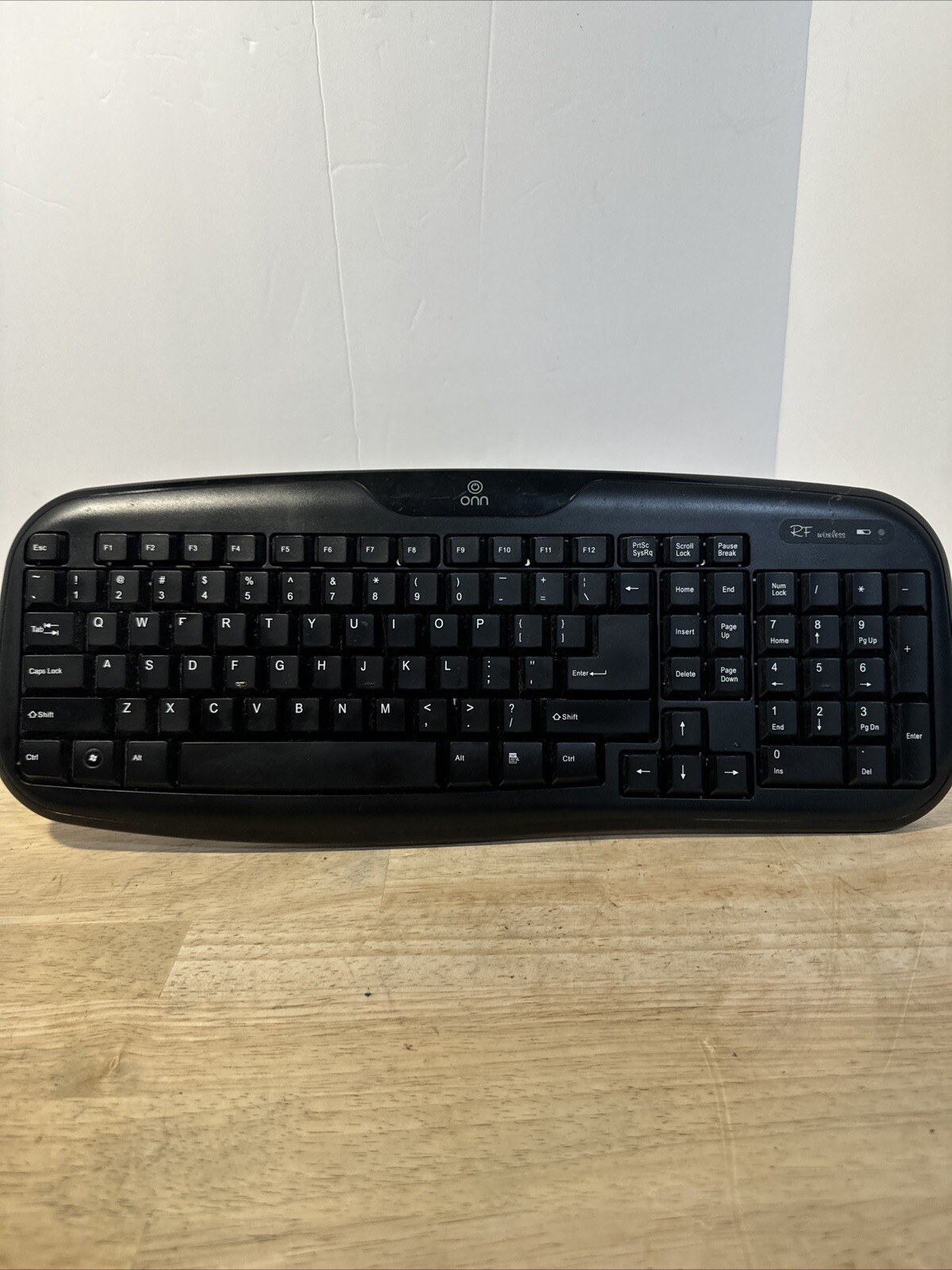ONN Wireless keyboard model number Ls 6400 R Great Condition Black See Pictures.