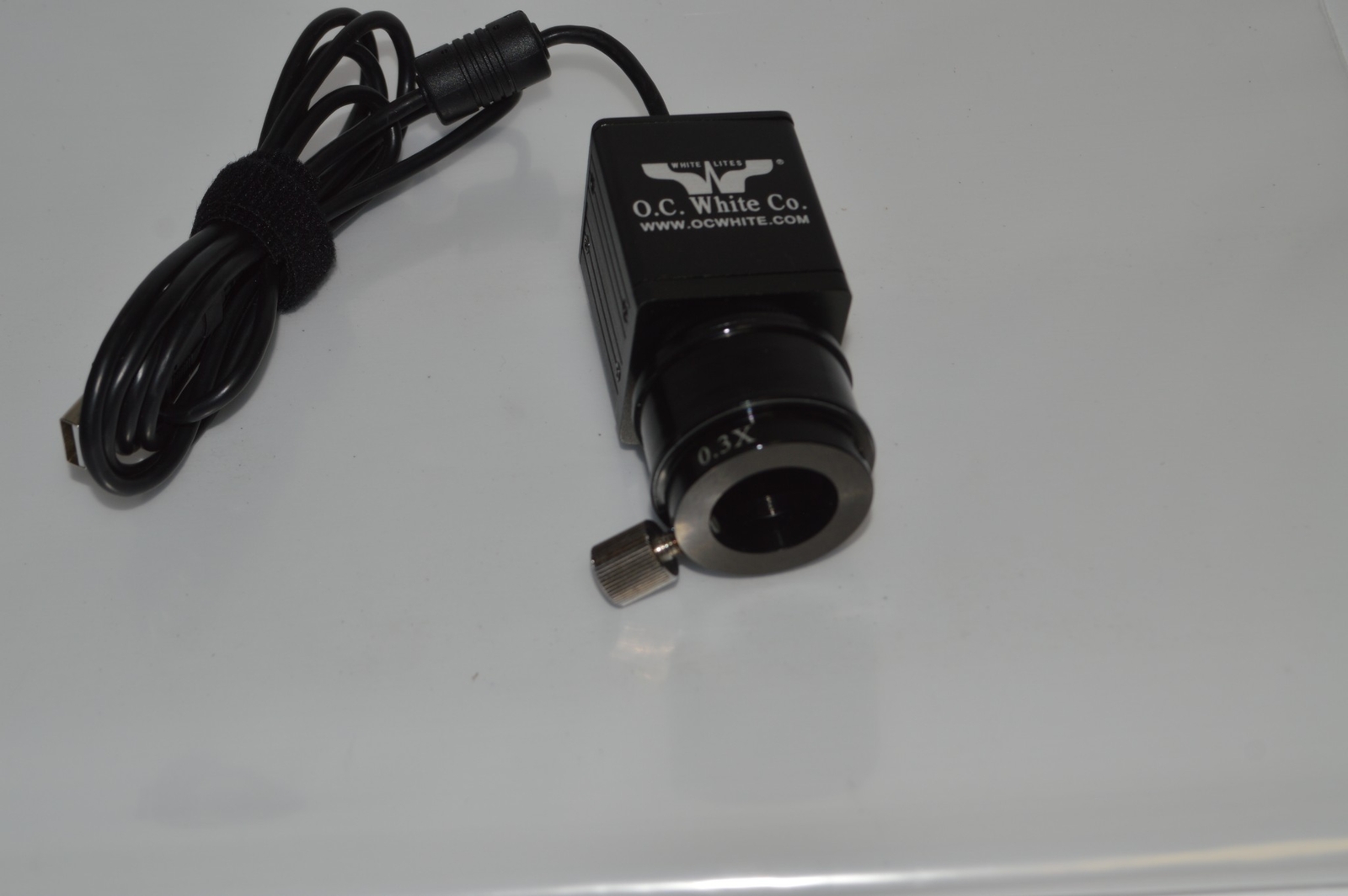 O.C. WHITE CO. 0.3X CCD ADAPTER PZ-CD03 & LIGHT SOURCE (TRU17)