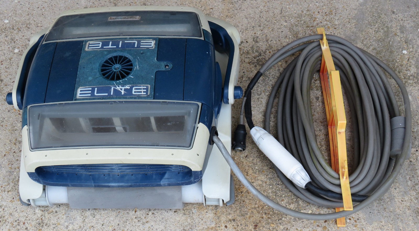 Aquabot Elite Pool Cleaner Robot - not fully tested - for parts or repair
