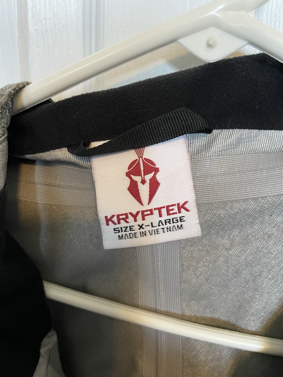 Kryptek DNA XL Rain Jacket. Great Condition with Hood.