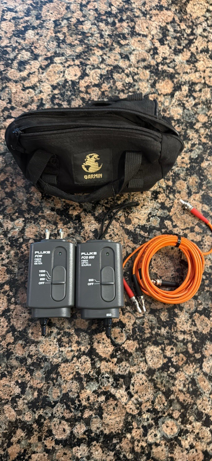Fluke FOM / FOS 850 Fiber Optic Meter & Optic Source Set w/ Case