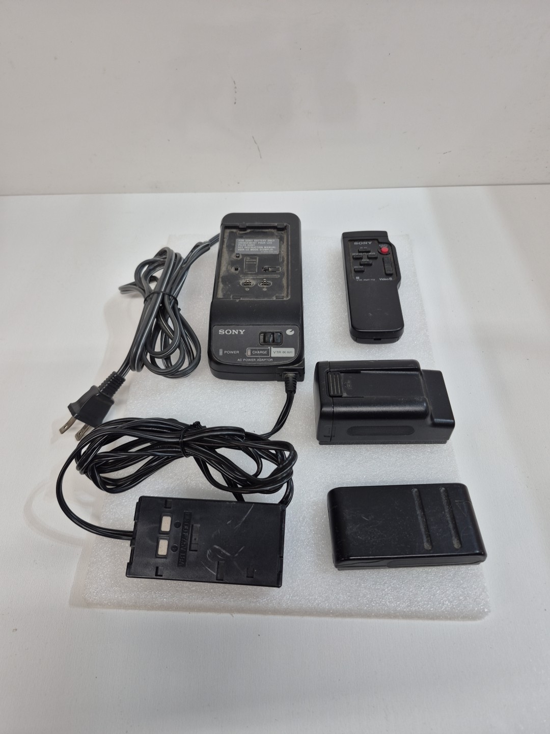 OEM Sony AC-V16A Power Adapter/Charger + VTR-RMT-713 Remote FOR Video 8 Handycam