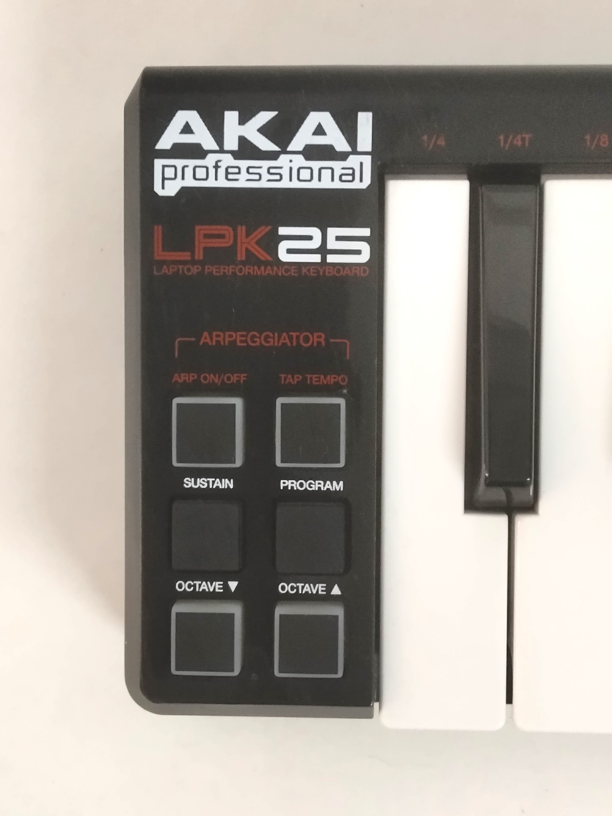 Akai Professional LPK25 Compact Keyboard Pad Controller 25-Key Tested Working