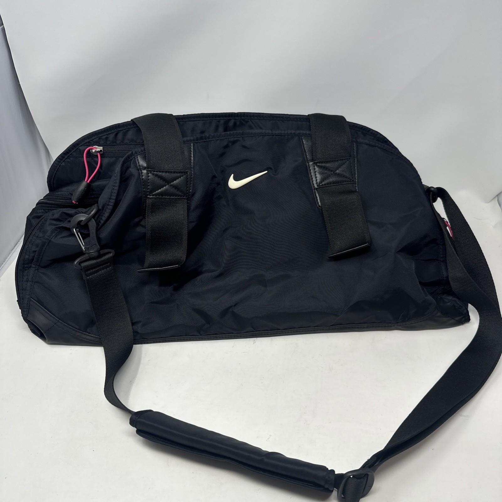Vintage NIKE Womens Large Gym Yoga Bag Holdall BA2806 Black Pink Duffel Bag RARE