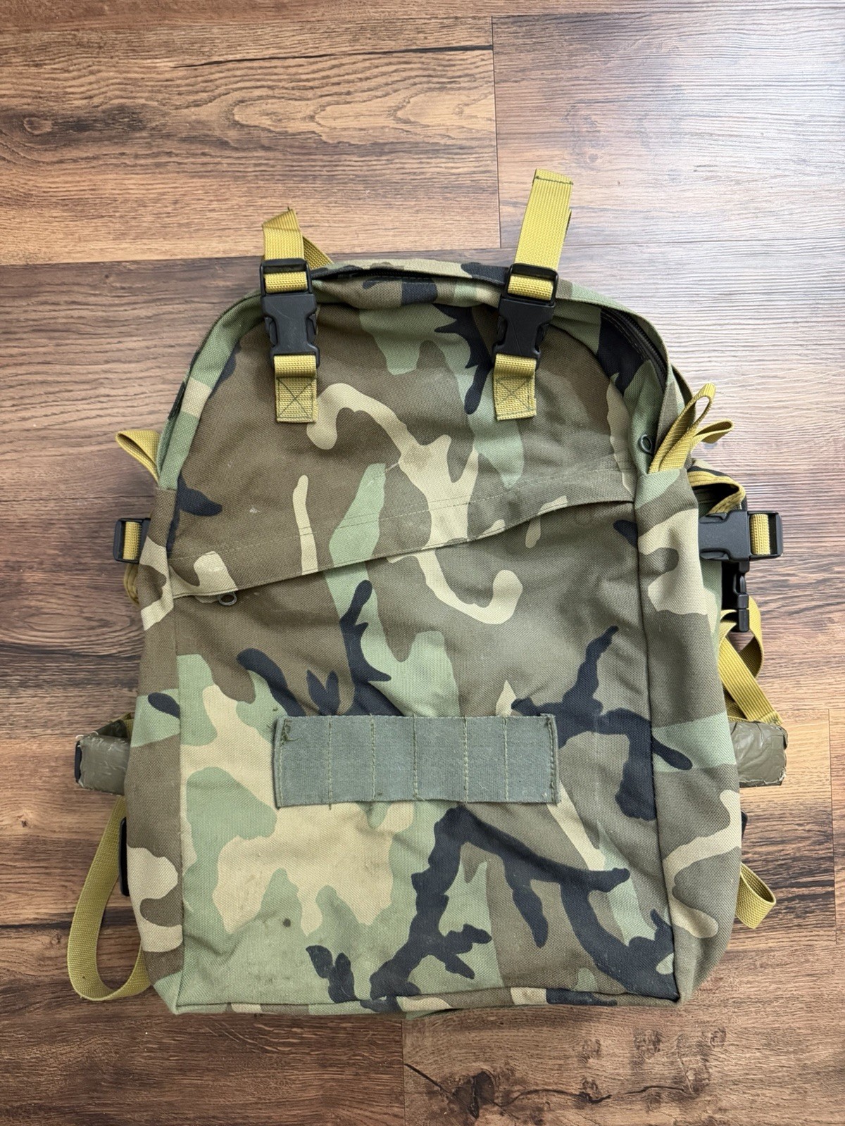 Assault Pack. Woodland camo . military backpack. Retro. *Used*