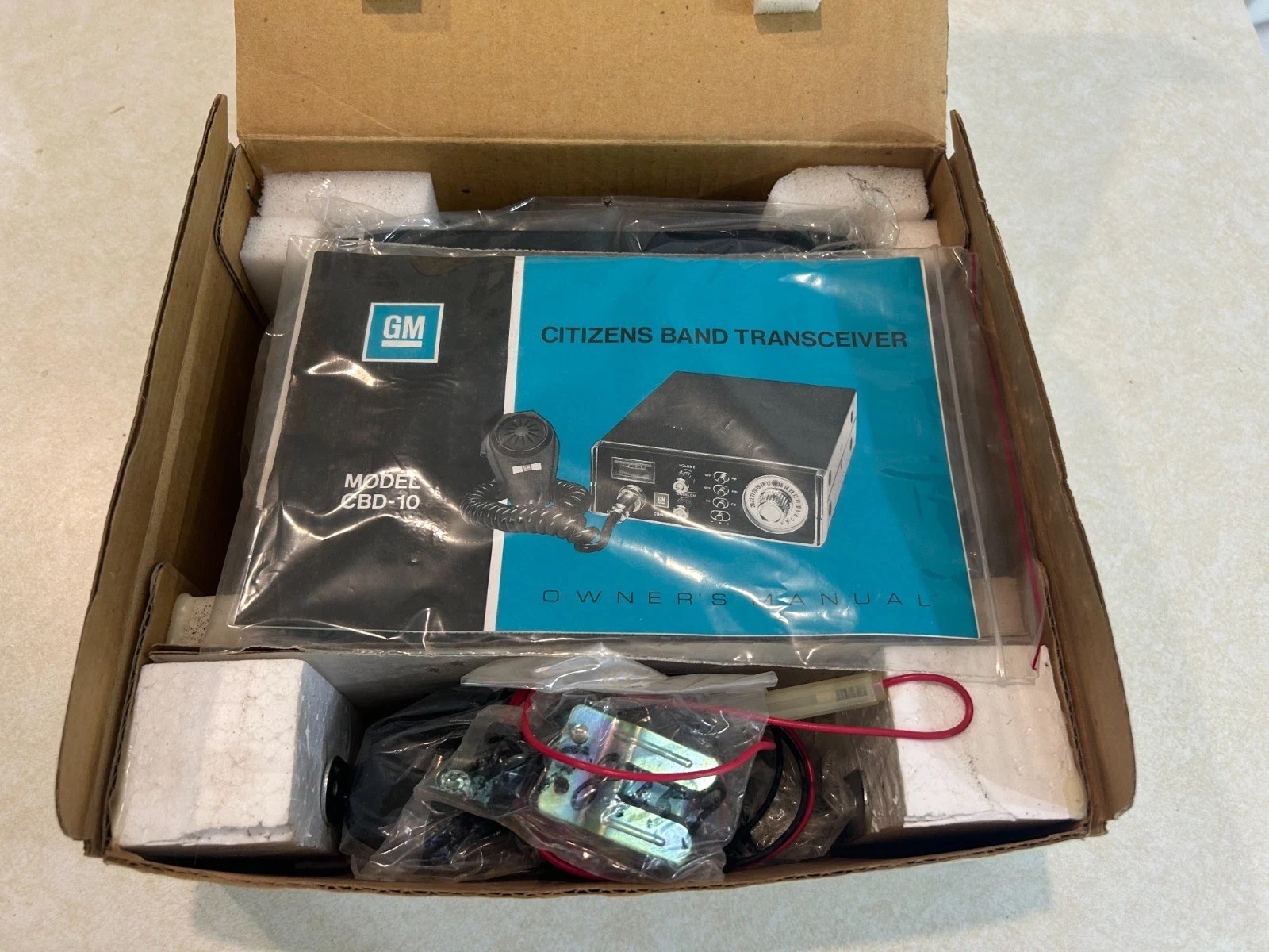 NOS General Motors CB Radio; GM CBD-10  1977 Trans Am Bandit *NEW NEW NEW*
