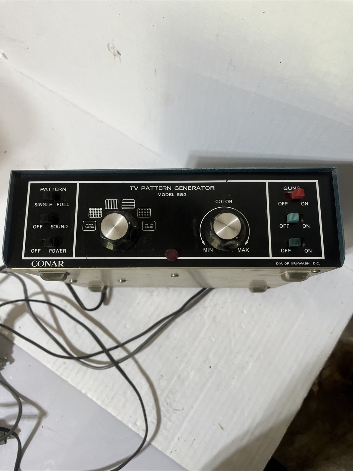 Power Tested Only — Conar TV Pattern Generator Model 682  Parts Or Repair
