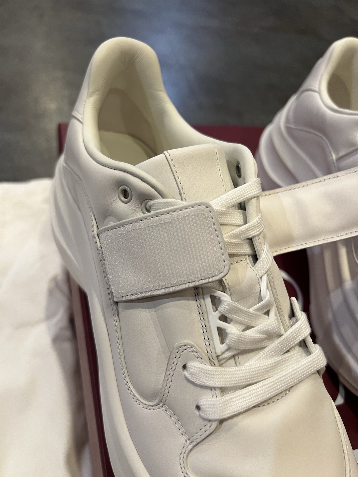 $1190 Gucci Women’s Wave Wedge Leather White Low Top Sneakers EUR 37.5 / US 7.5