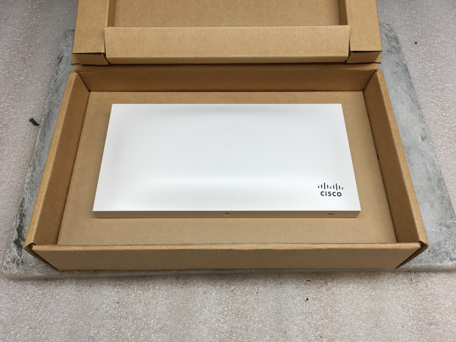 Cisco Meraki MR33-HW Cloud Managed Access Point with Mounting Plate