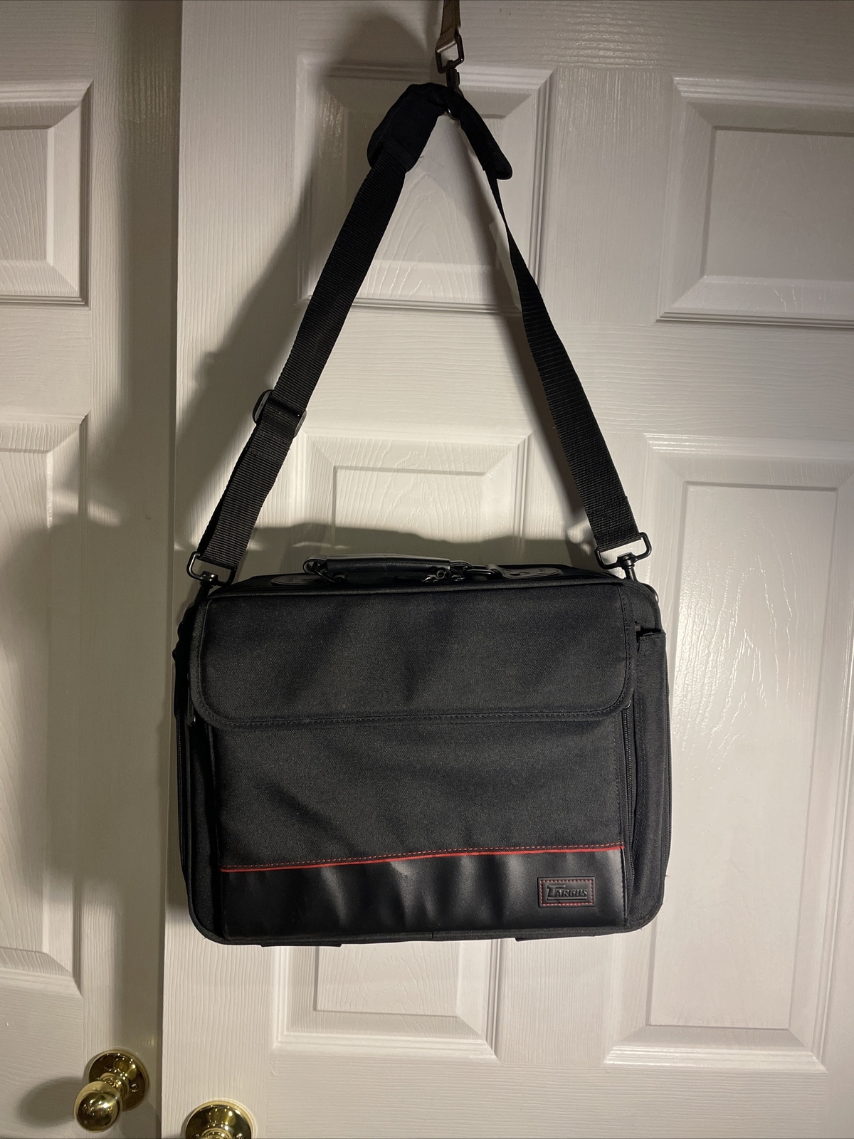 Targus Black Laptop Messenger Bag Shoulder Strap Black