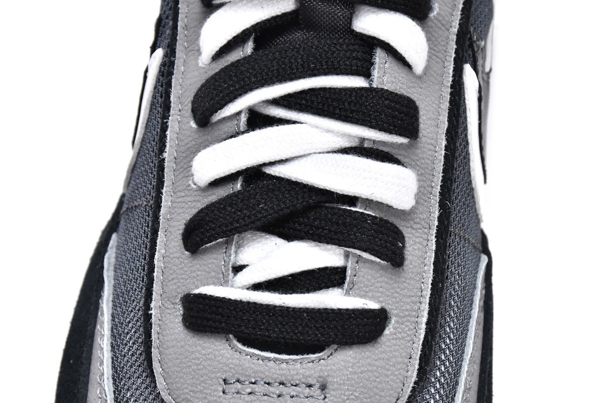 Men’s Running Shoes sacai x Nike LDWaffle 'Black'-White Grey📣