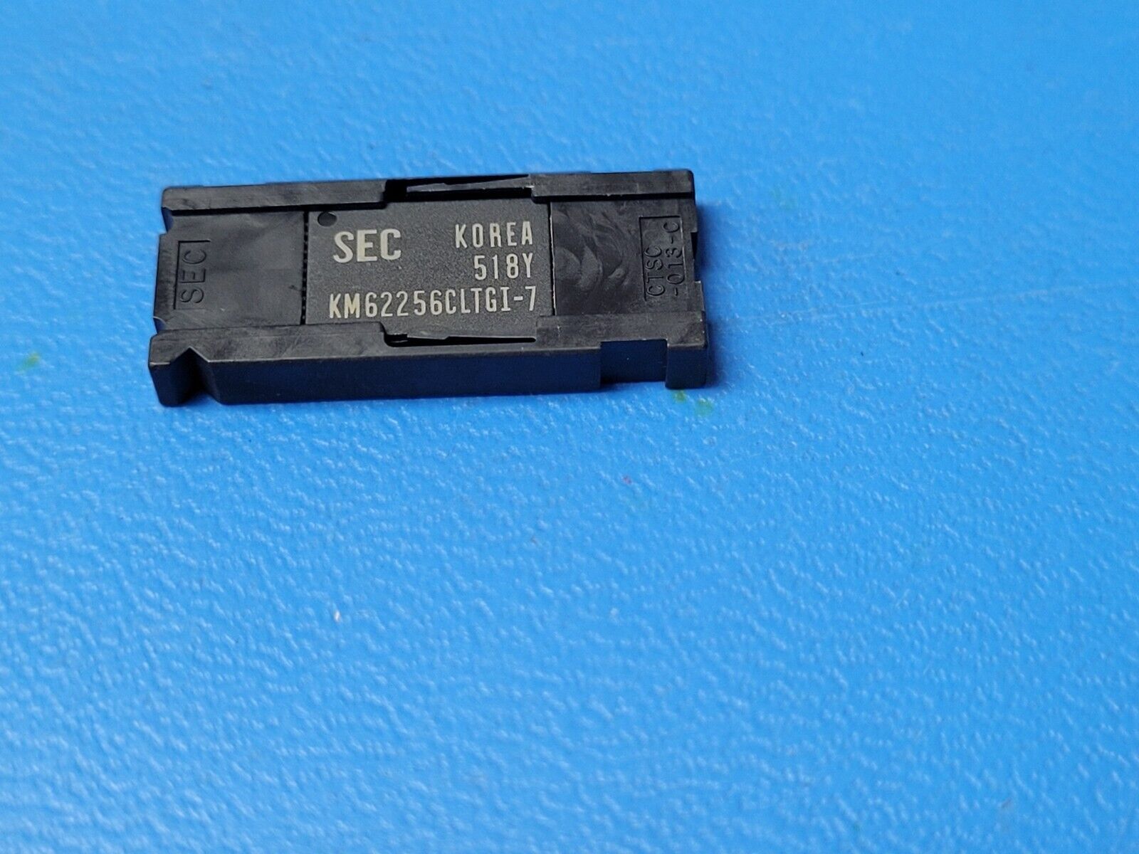 (2 PCS) KM62256CLTGI-7 Standard SRAM, 32KX8, 70ns, CMOS, TSOP1-28