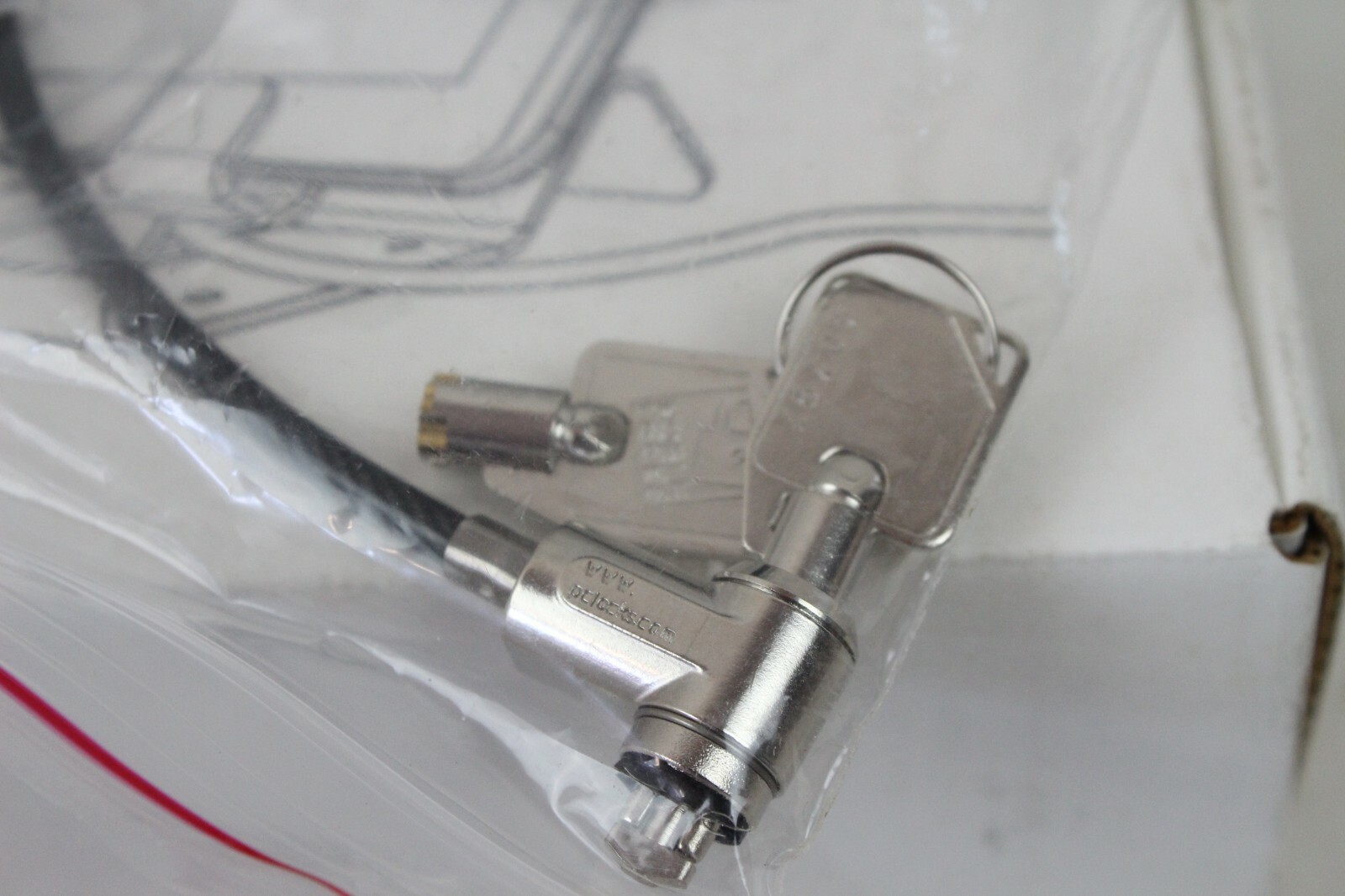 Maclocks CL12UTH BB Universal Tablet Lock Security New w/ Cable and Keys