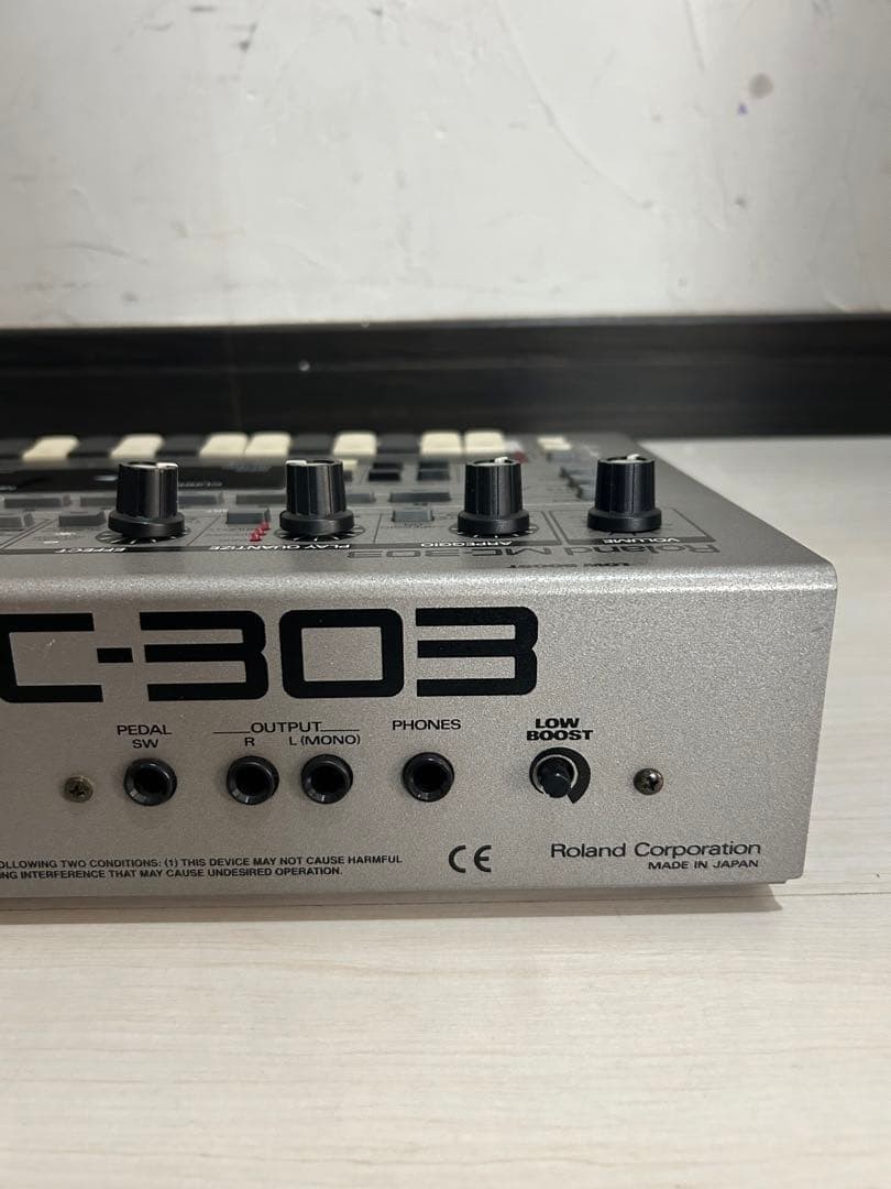 Roland MC-303 Sequencer Groovebox Drum Machine Sound Module