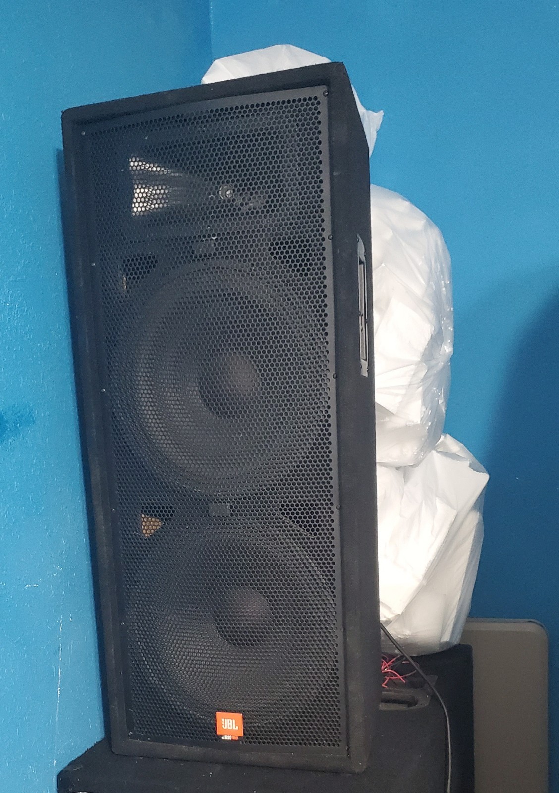 2 JBL JRX125 Dual  15" two way  sound speaker 2000w peak 500w continously power