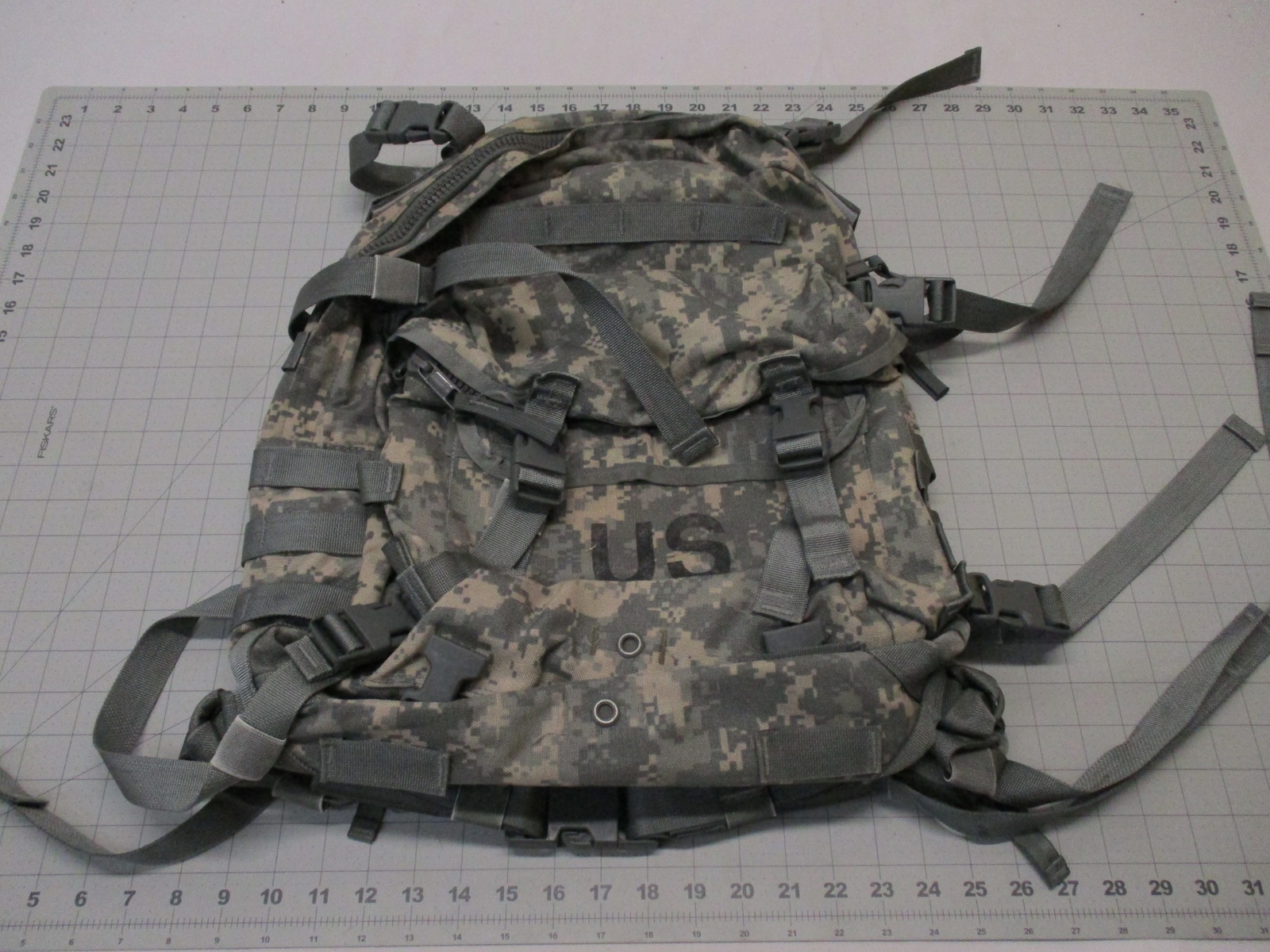 USED ARMY ISSUE ACU DIGITAL MOLLE II ASSAULT PACK w. STIFFENER 8465-01-524-5250