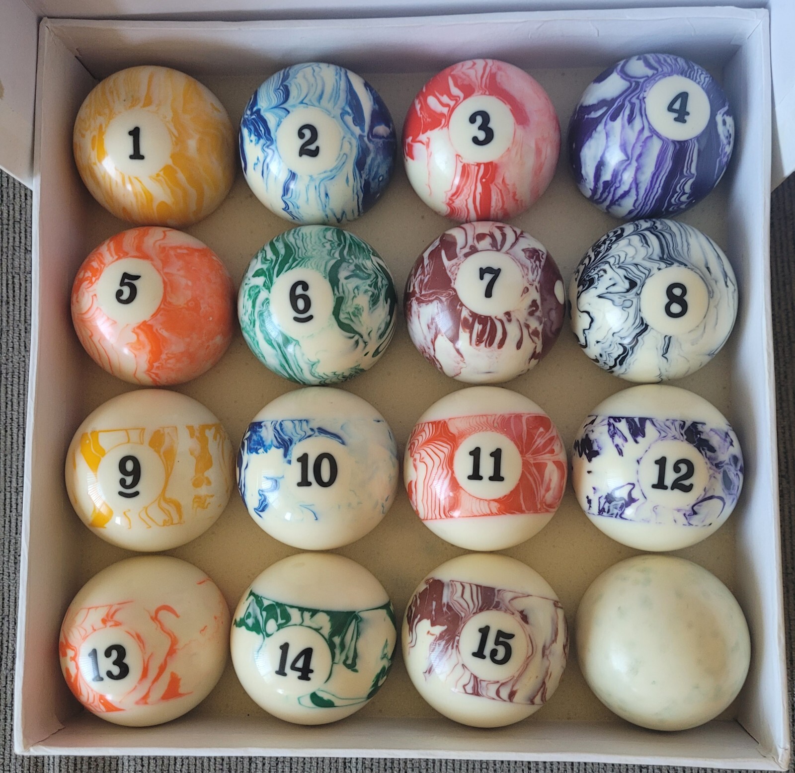 Marbled Billard Balls And Tumbler Set With Display