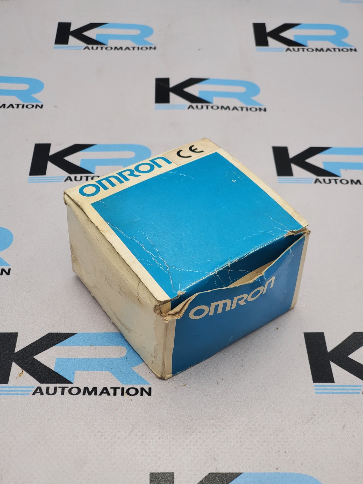 *LOT OF 2* Omron TL-N5ME1 Proximity Sensor