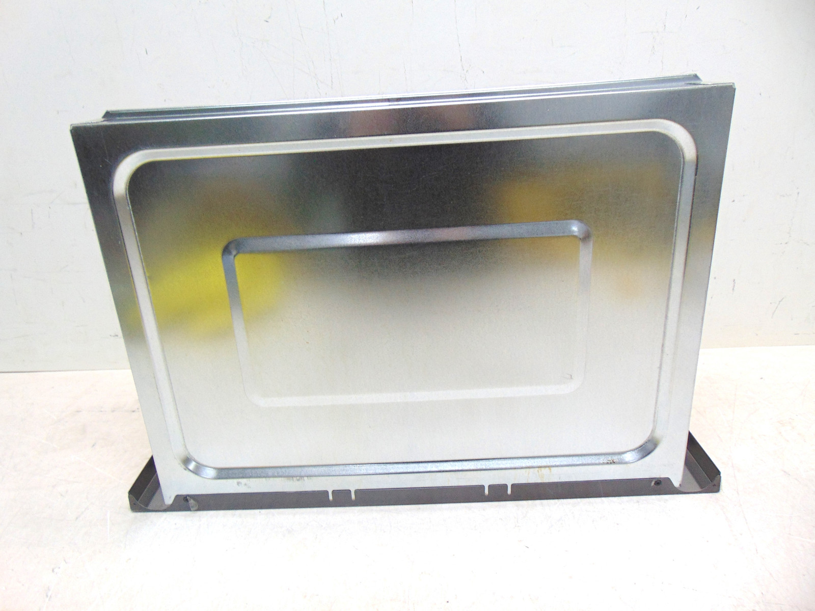 Frigidaire Gas Range GCRG3060BDB Drawer
